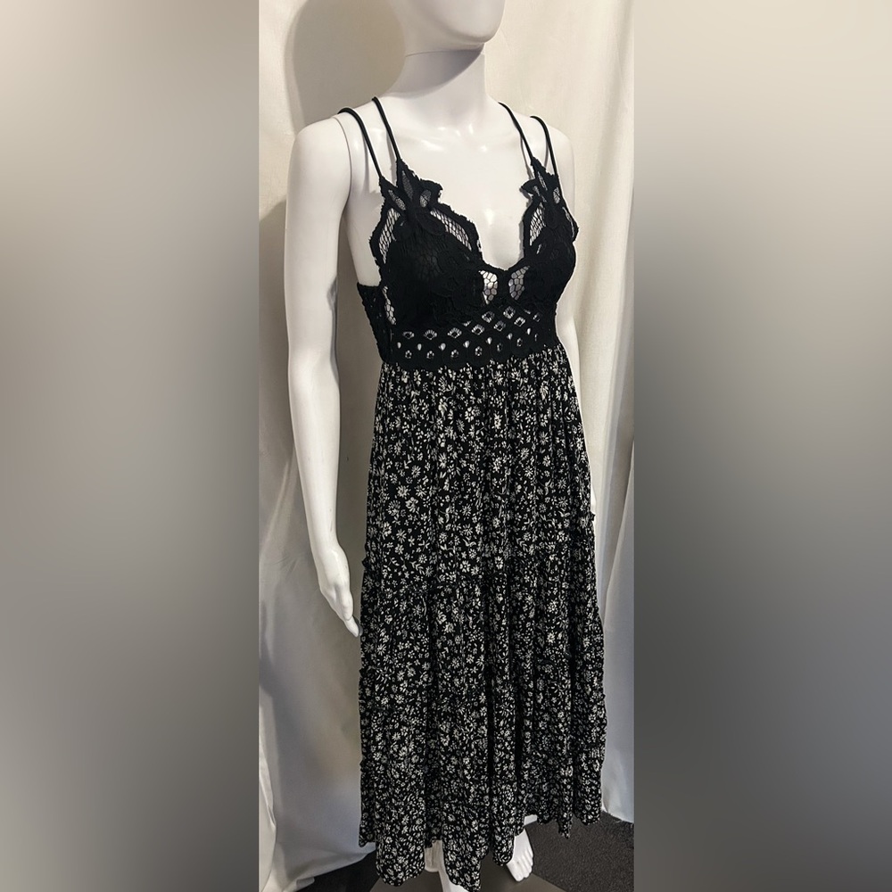 Chrysanthemum Sz S Black + White Floral Lace Tiered Maxi Dress Whimsigoth Boho